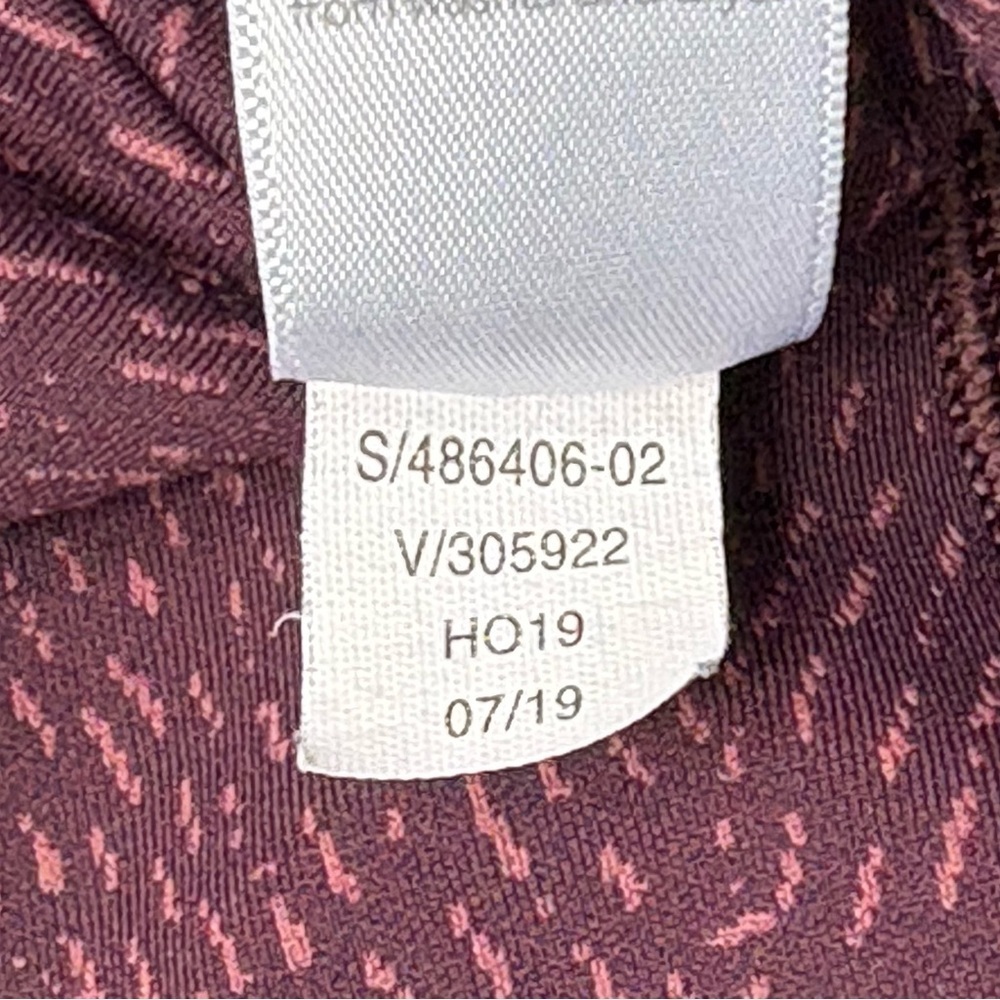 Athleta Salutation Stash Pocket Rainwater Tight Size XS Burgundy Printed - Picture 12 of 13